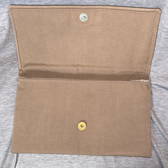 Two new, never used, fabric clutches by Mojo Spa, a Chicago-based salon. - Picture 3 of 9